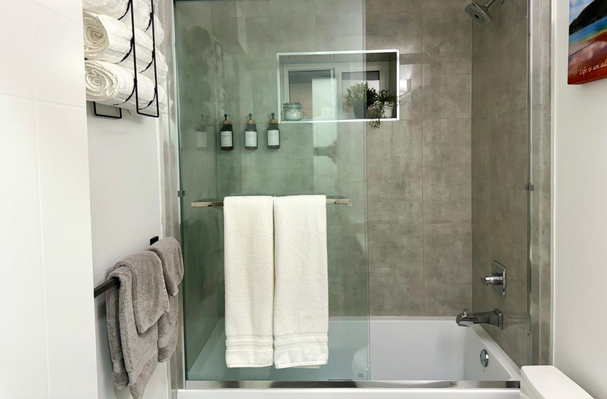 The Sunset Haven- Cozy 2Br Basement Suite Near White Rock Surrey Exterior foto